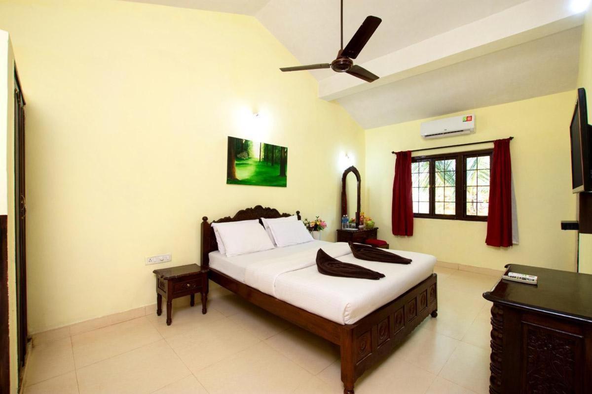 Marina Bay Beach Resort Candolim Kültér fotó