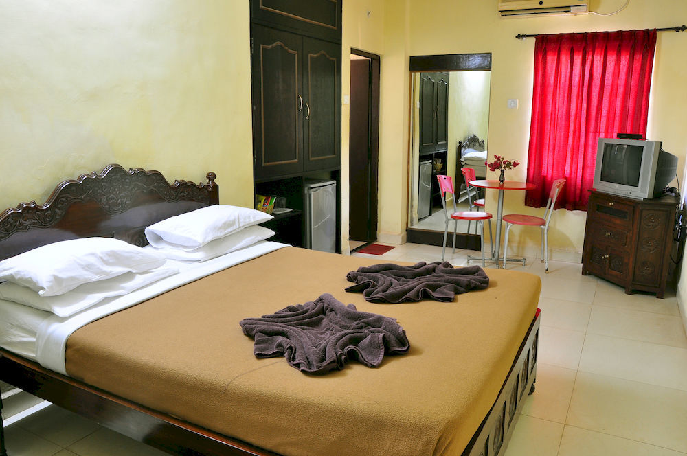 Marina Bay Beach Resort Candolim Kültér fotó