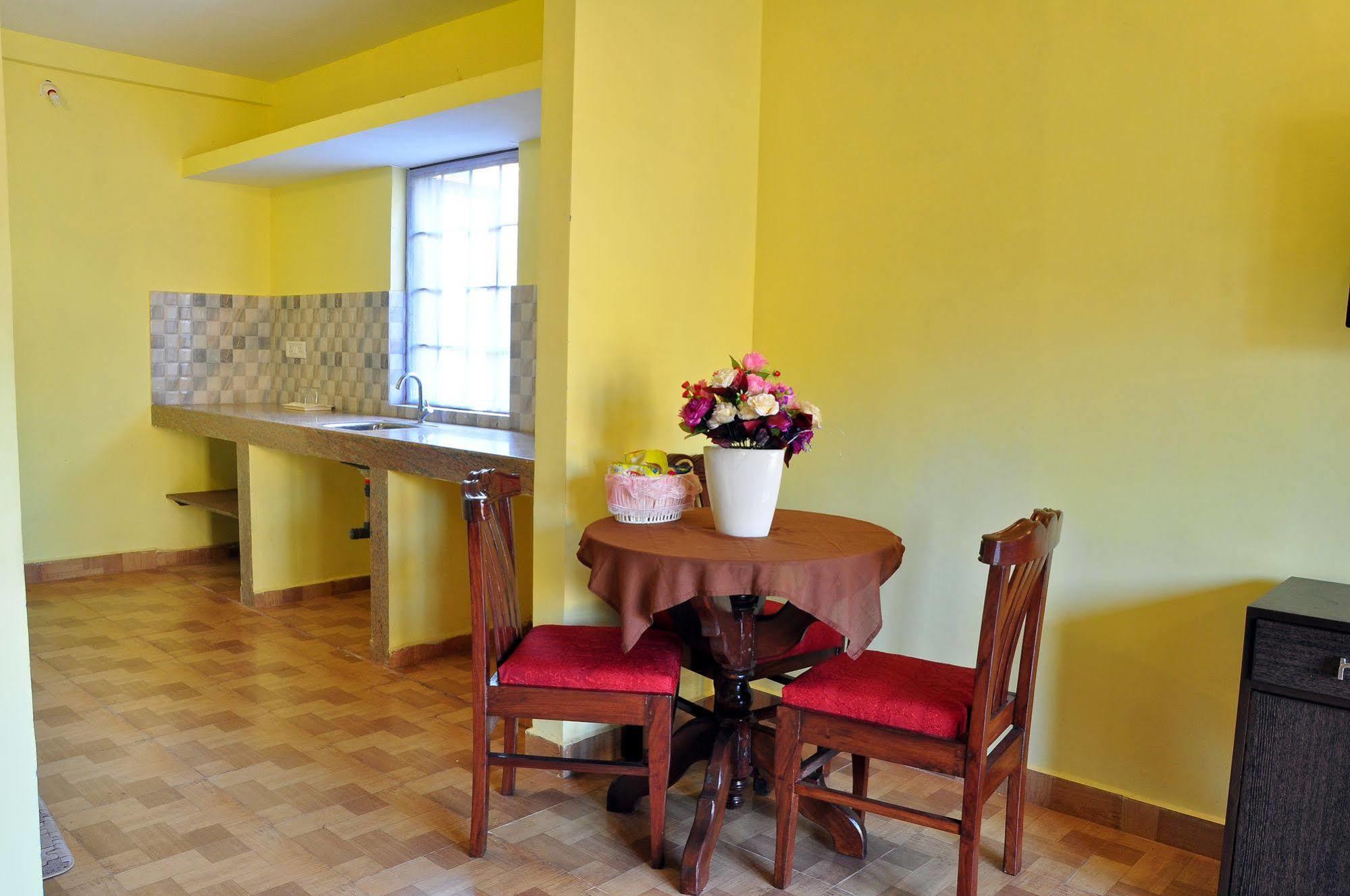Marina Bay Beach Resort Candolim Kültér fotó