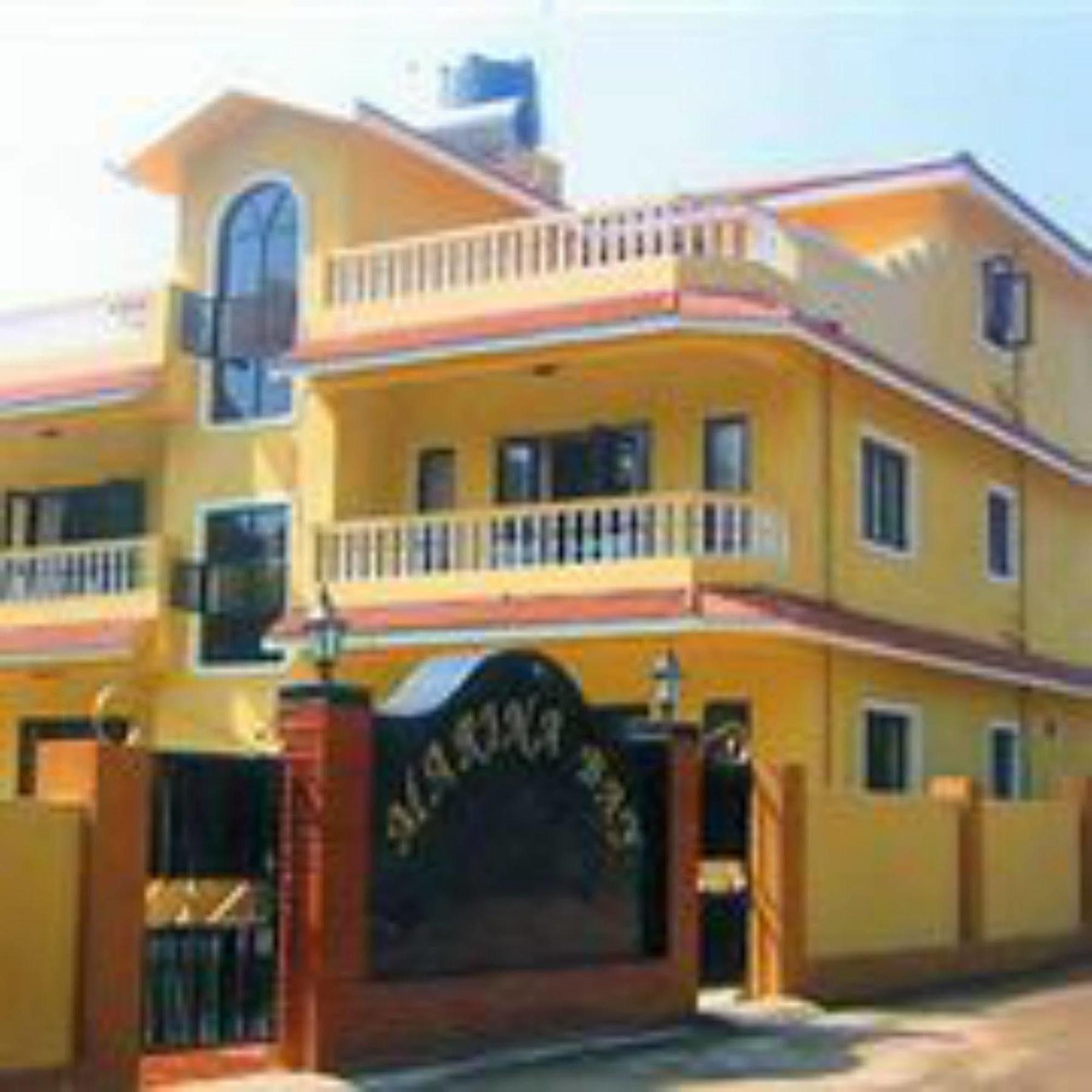 Marina Bay Beach Resort Candolim Kültér fotó