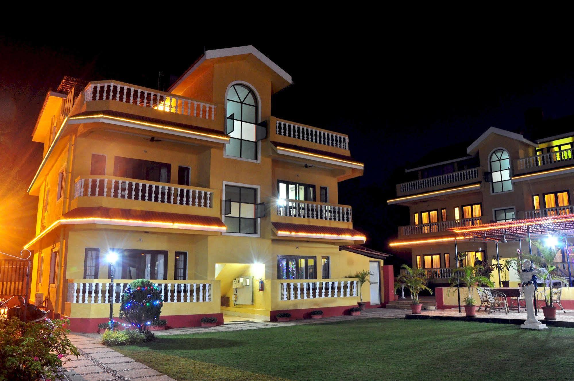 Marina Bay Beach Resort Candolim Kültér fotó