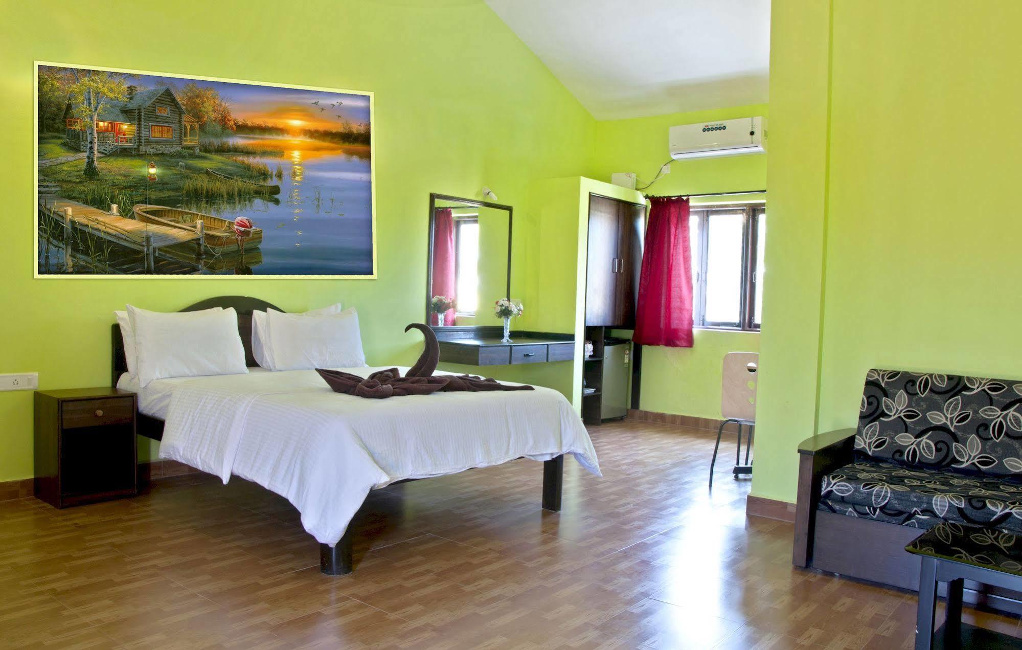 Marina Bay Beach Resort Candolim Kültér fotó